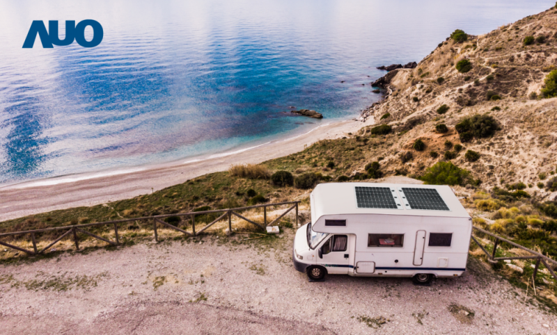 「可撓輕量化太陽光電板SunCurva」使用輕量特殊耐候型複合板取代傳統太陽能板的玻璃前板，不僅降低70%重量，每米平方僅3Kg；具有抗衝擊性能及通過電磁相容性測試，可應用於交通運輸工具，如露營車、遊艇等